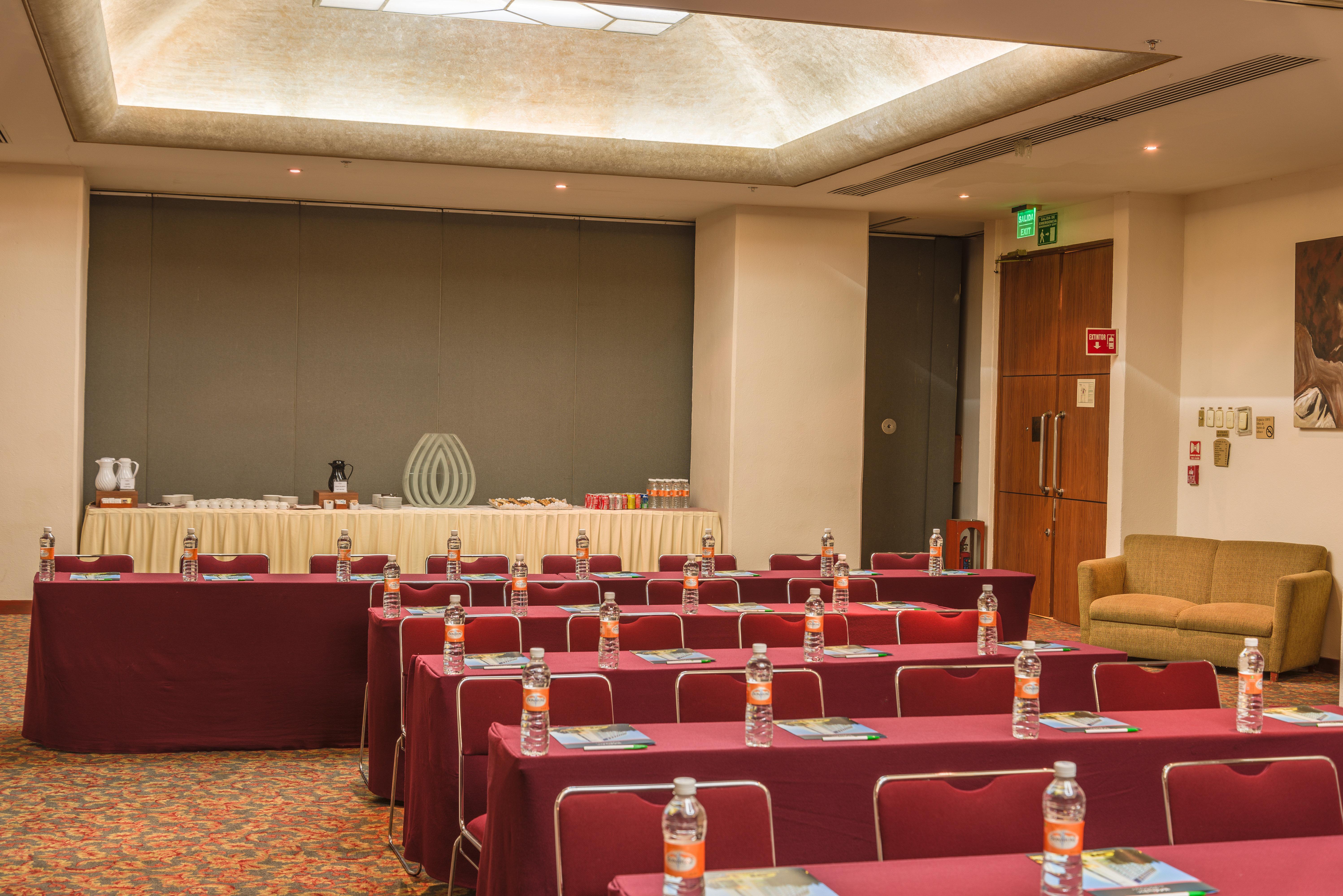 Holiday Inn Guadalajara Select By Ihg Екстер'єр фото