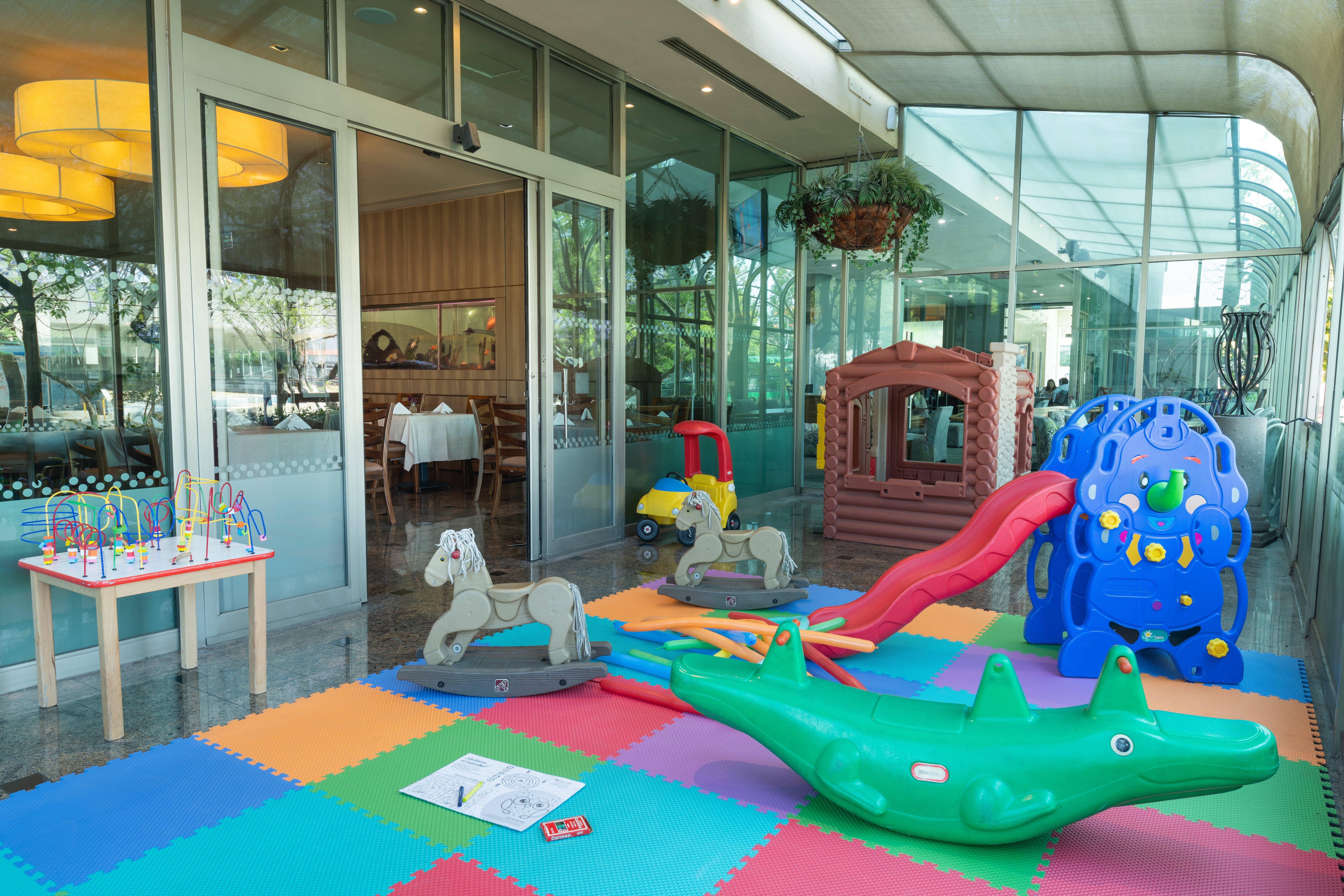 Holiday Inn Guadalajara Select By Ihg Екстер'єр фото
