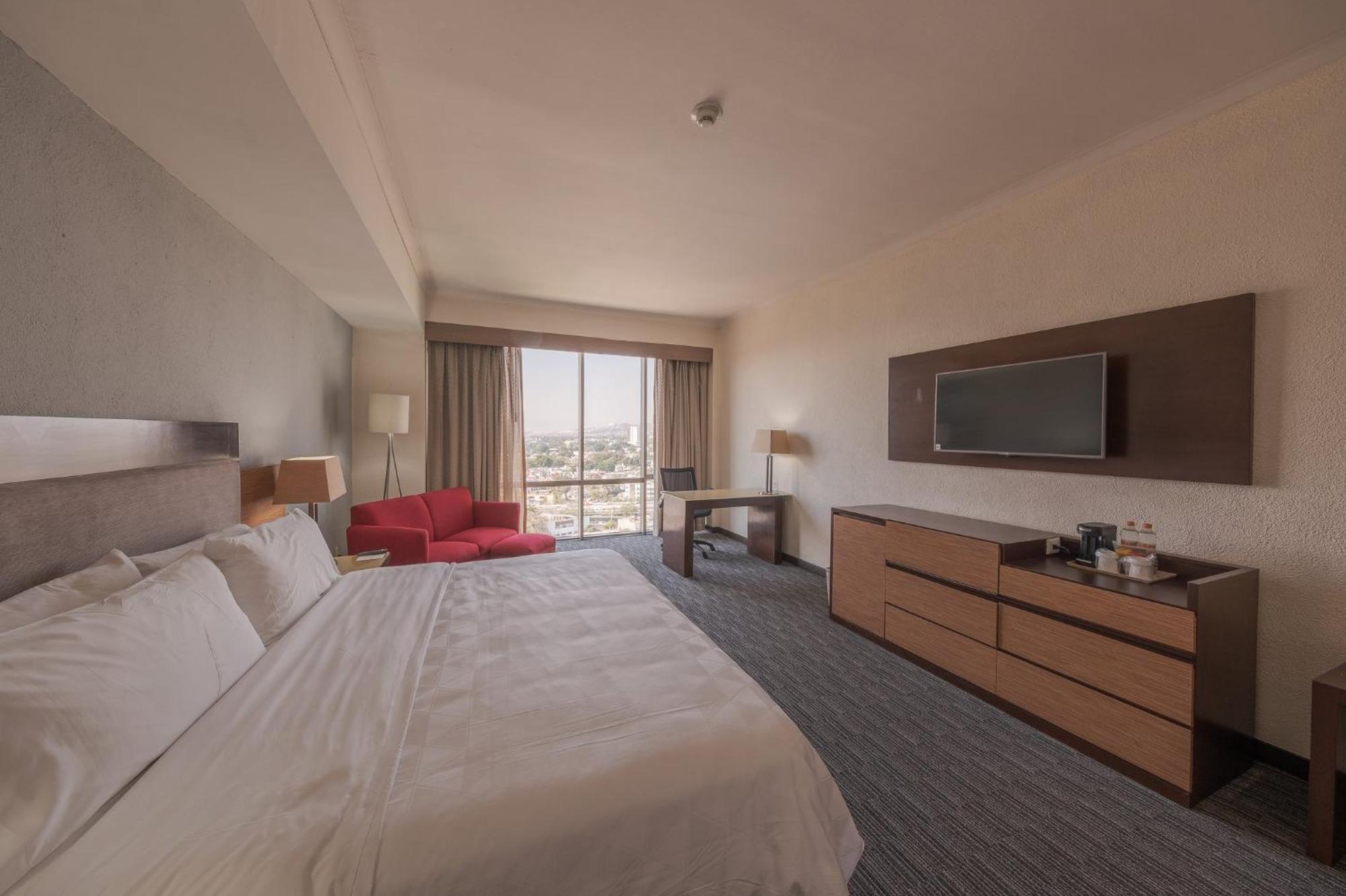 Holiday Inn Guadalajara Select By Ihg Екстер'єр фото